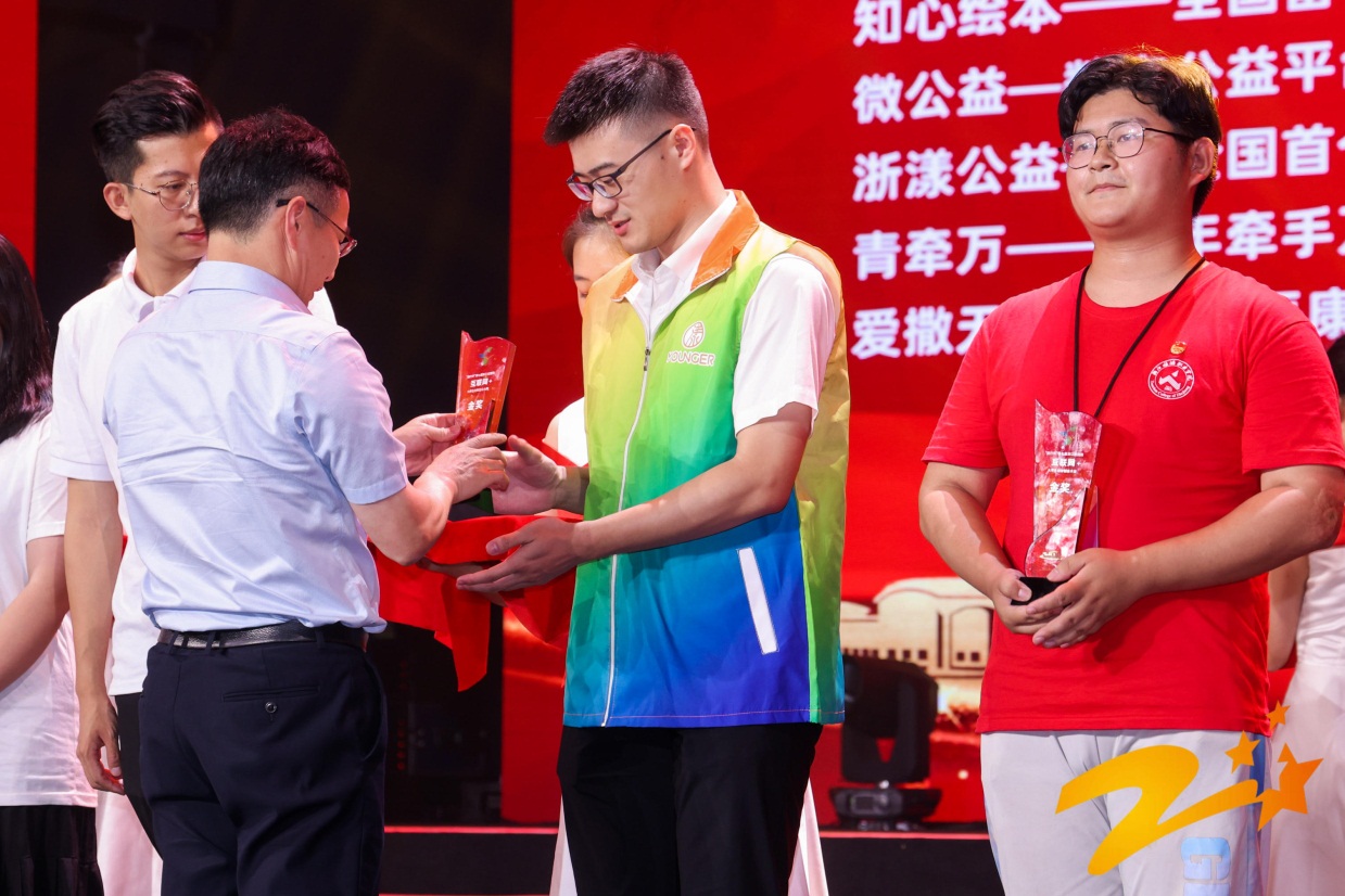 说明: C:\Users\ADMINI~1\AppData\Local\Temp\WeChat Files\b5f7f391b70ddb92a48e6070c45b4d5.jpg